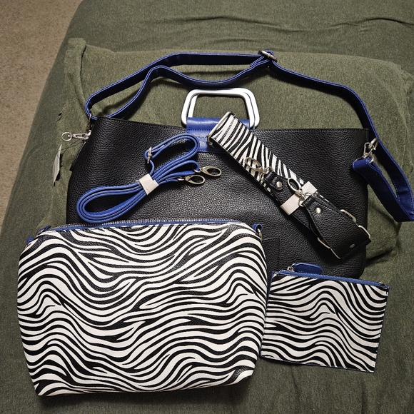 Cirque Du Soleil Black tote bag w/extra straps and makeup bag - Picture 10 of 14